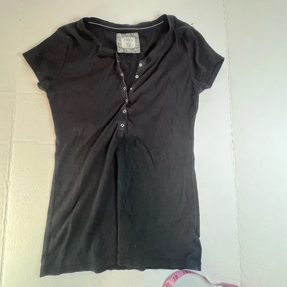 H&M L.O.G.G. Black Ribbed Short Sleeve Henley Tee – Size L - Picture 7 of 8